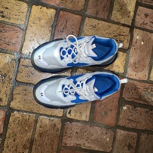 Balencigas sneakers size 44